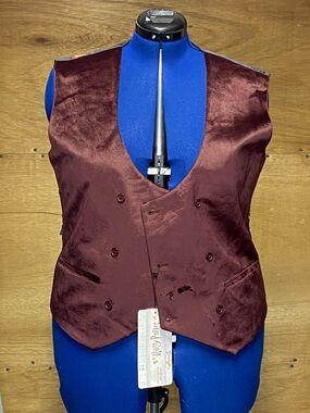 NWT Official Harry Potter Vest Wizarding World Gryffindor Burgundy Large